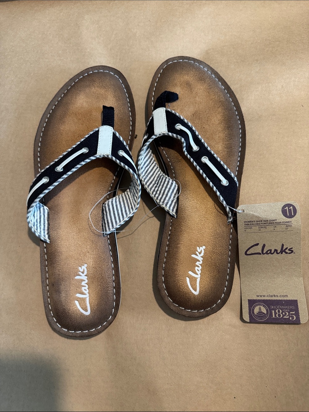 NWT Clarks Women's Tan Footbed Black and White Striped Thong Sandals Size 11